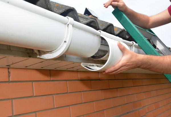Cost of Gutter Maintenance in Humble