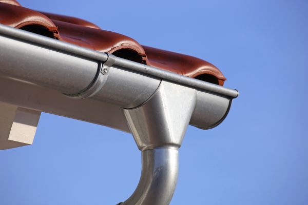 Cost of Steel Gutters Service in Humble
