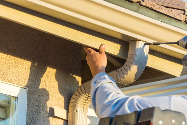 Cost of Aluminum Rain Gutter Service in Humble